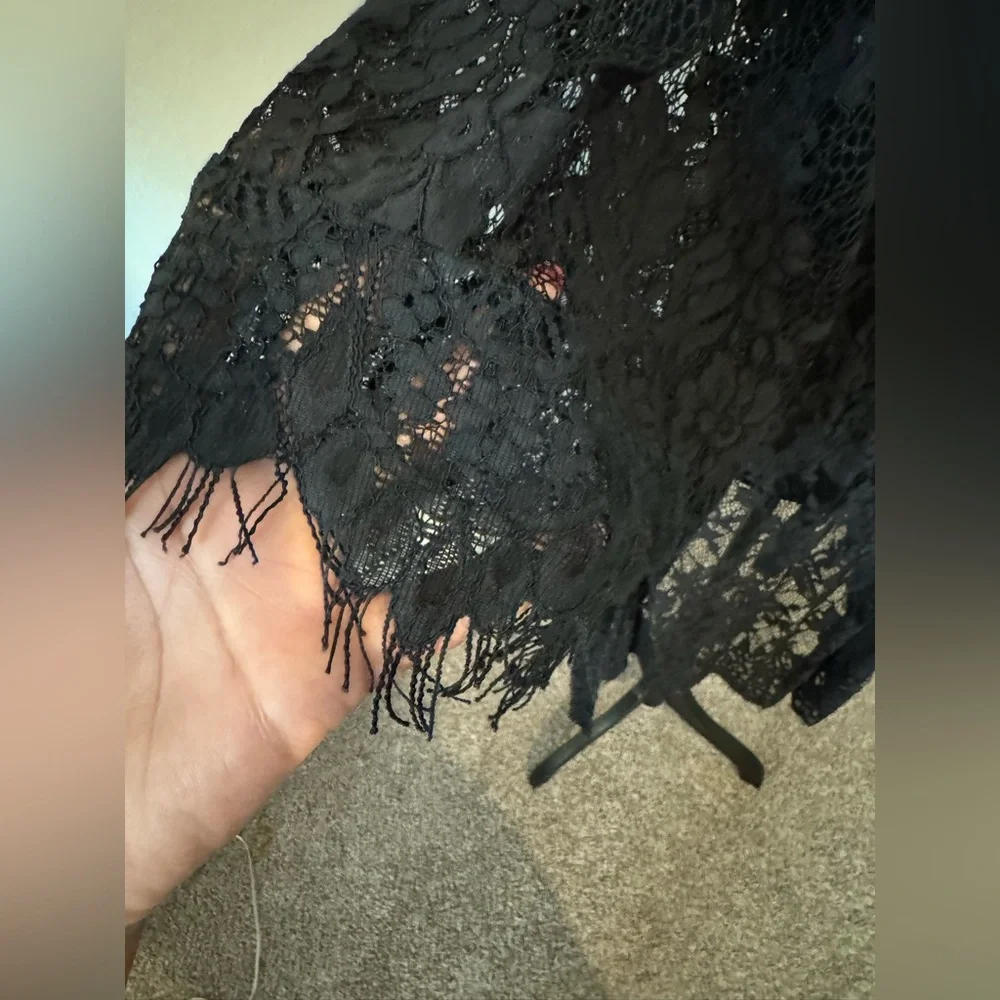 Stylestalker Lace Robe - Picture 3 of 9